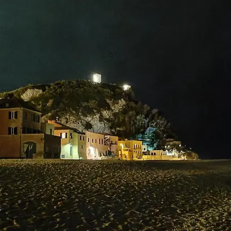 The One - 40 Mt From The Sea - Dolcevita Italian Lifestyle - Saracen Village